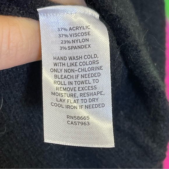 Halogen, Cropped Sweater. Size Large. In good used condition! - Picture 4 of 5